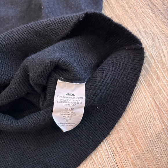 Vince Women’s 100% Cashmere Crewneck Sweater Open Back Black Size XS - Picture 5 of 8